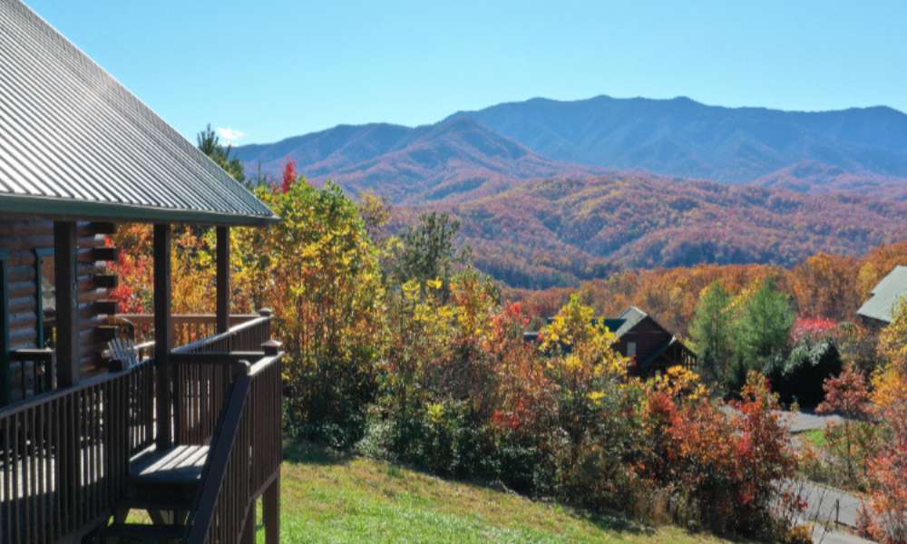 Visitors exploring Pigeon Forge attractions and mountain landscapes during relaxing Smoky Mountain Trips from Chattanooga.
